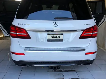 Mercedes-Benz GLS 400 2017 года за 28 000 000 тг. в Уральск – фото 3