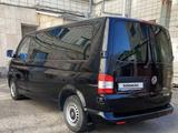 Volkswagen Caravelle 2009 года за 9 500 000 тг. в Кокшетау – фото 2