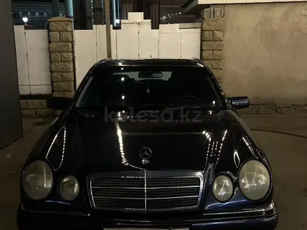 Mercedes-Benz E 200 1999 года за 4 000 000 тг. в Тараз – фото 4