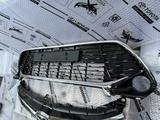 Комплект решеток вверх низ на TOYOTA CAMRY EXCLUSIVE Хромированные за 65 000 тг. в Алматы – фото 3