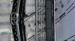 Комплект решеток вверх низ на TOYOTA CAMRY EXCLUSIVE Хромированные за 65 000 тг. в Алматы – фото 5