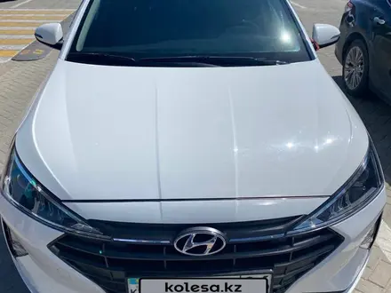 Hyundai Elantra 2020 года за 8 300 000 тг. в Атырау – фото 3