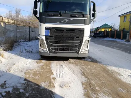 Volvo  FH-4 2015 года за 42 000 000 тг. в Актобе – фото 2