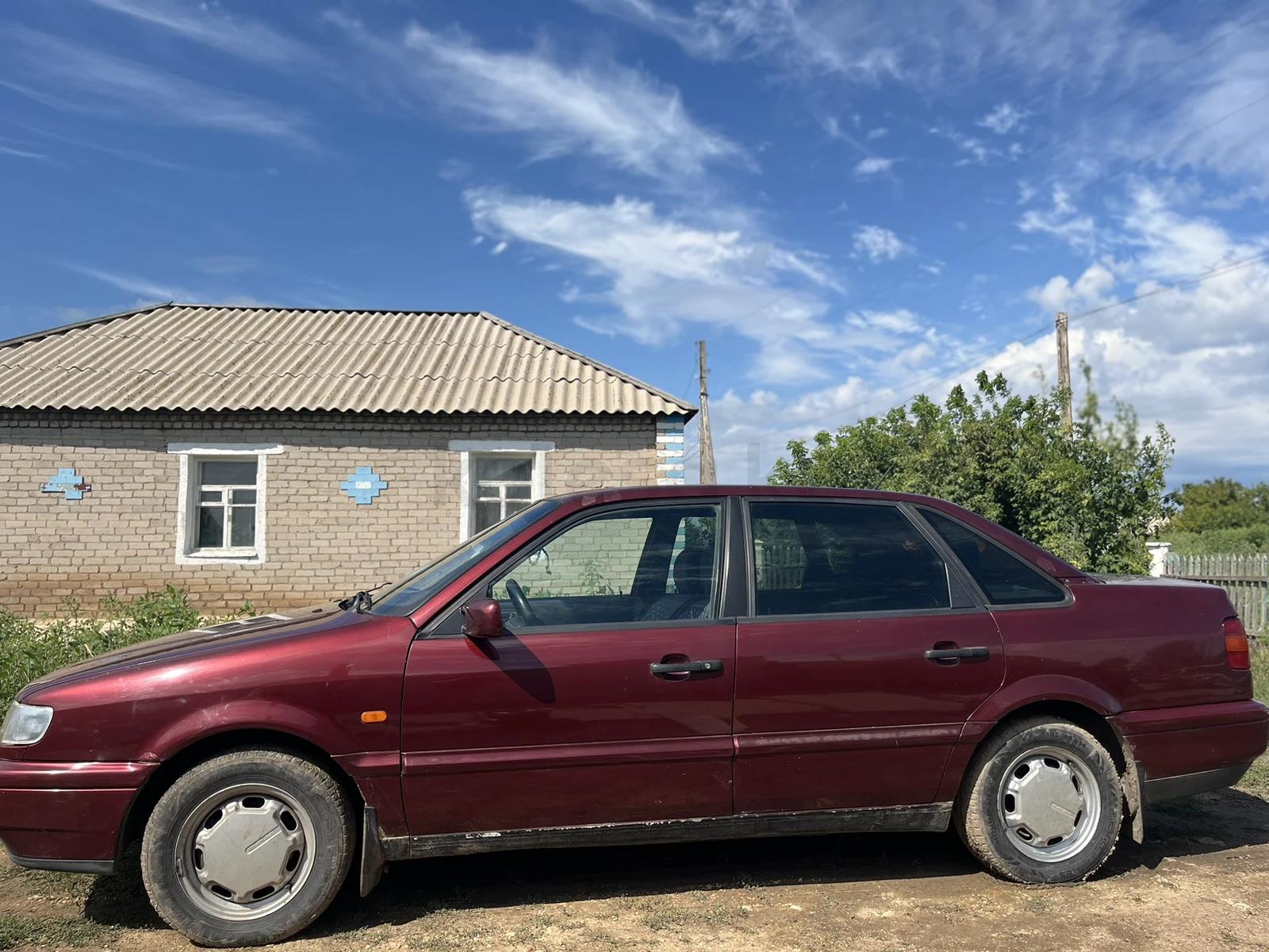 Volkswagen Passat 1994 г.