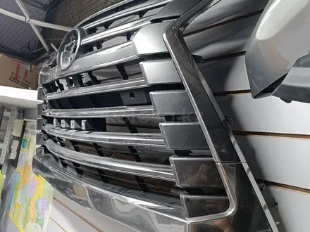 Решетка радиатора 570 за 240 000 тг. в Алматы – фото 2