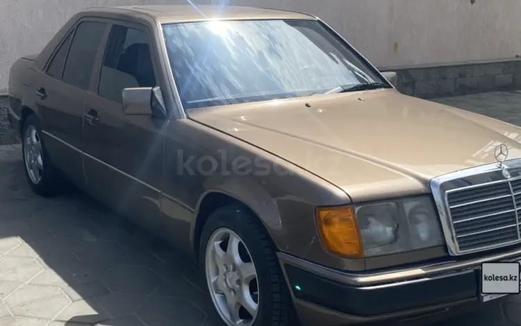 Mercedes-Benz E 200 1990 года за 2 550 000 тг. в Алматы