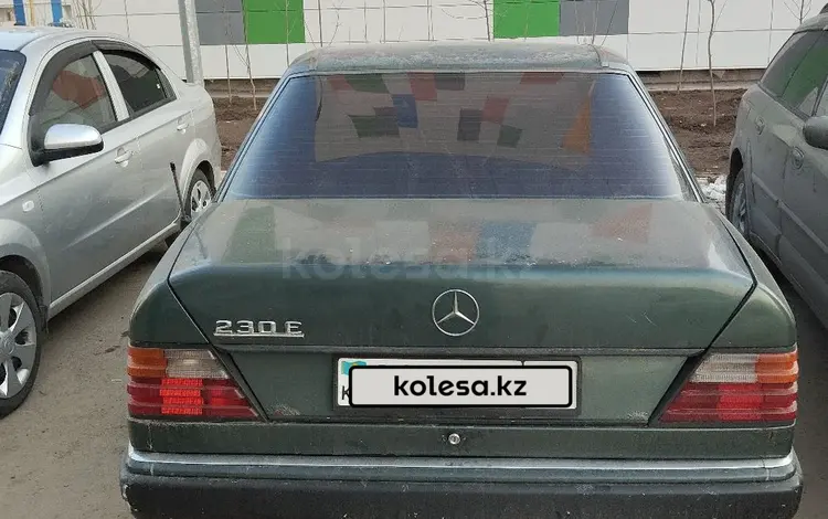 Mercedes-Benz E 230 1990 годаfor800 000 тг. в Алматы