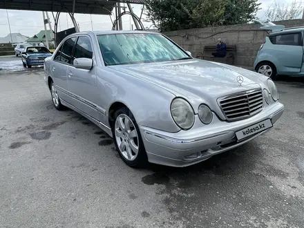 Mercedes-Benz E 320 2001 года за 2 600 000 тг. в Шымкент – фото 3