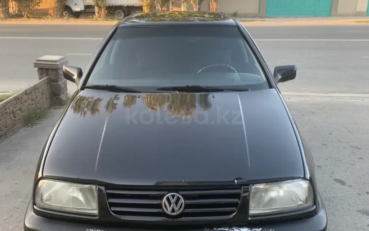 Volkswagen Vento 1993 года за 1 500 000 тг. в Тараз