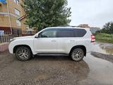 Toyota Land Cruiser Prado 2015 года за 19 000 000 тг. в Актобе – фото 2