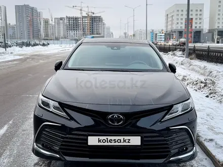 Toyota Camry 2023 года за 16 700 000 тг. в Шымкент