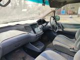 Toyota Estima 1999 года за 800 000 тг. в Семей – фото 5