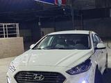 Hyundai Sonata 2018 года за 9 100 000 тг. в Казыгурт – фото 2