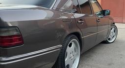 Mercedes-Benz E 280 1994 года за 2 500 000 тг. в Астана