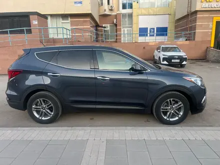 Hyundai Santa Fe 2018 года за 10 700 000 тг. в Астана