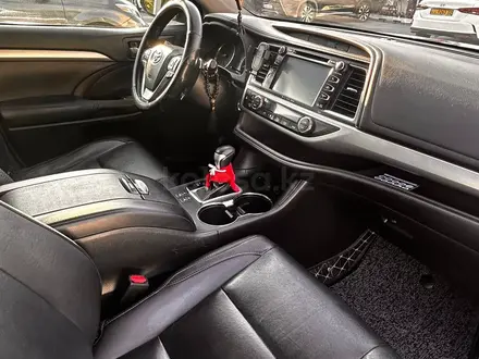 Toyota Highlander 2018 года за 16 000 000 тг. в Астана – фото 15