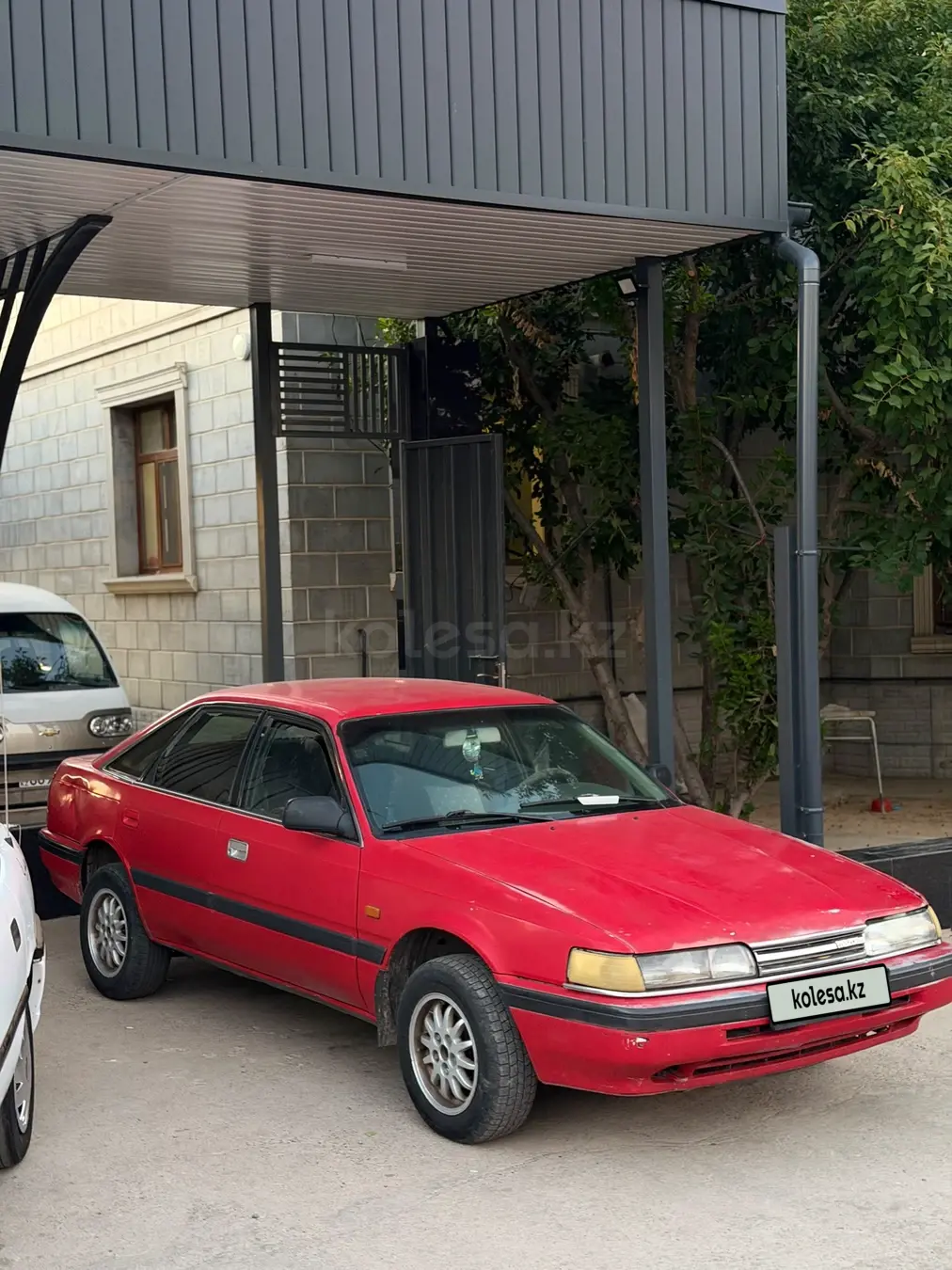Mazda 626, 1989