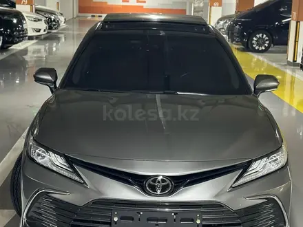 Toyota Camry 2023 года за 19 500 000 тг. в Алматы – фото 2