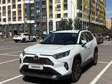 Toyota RAV4 2025 года за 17 800 000 тг. в Сатпаев