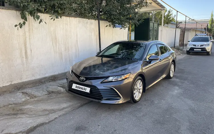 Toyota Camry 2022 года за 14 500 000 тг. в Шымкент