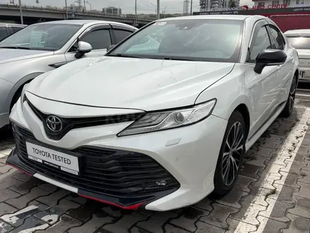 Toyota Camry 2020 года за 13 500 000 тг. в Алматы