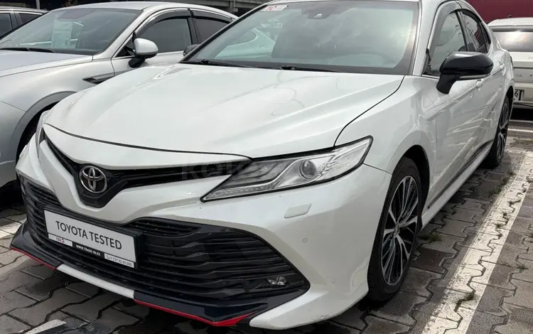 Toyota Camry 2020 года за 13 500 000 тг. в Алматы