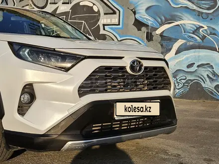 Toyota RAV4 2020 года за 17 000 000 тг. в Алматы – фото 2