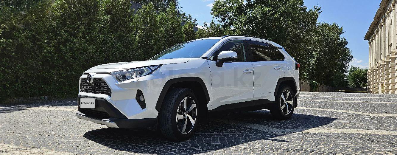 Toyota RAV4 2020 г.