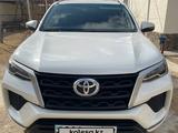 Toyota Fortuner 2022 годаfor21 000 000 тг. в Жанаозен – фото 3