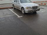 Mercedes-Benz C 180 1994 года за 1 500 000 тг. в Петропавловск – фото 3