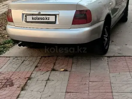 Audi A4 1999 года за 2 200 000 тг. в Шымкент – фото 3