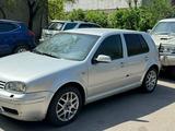 Volkswagen Golf 2002 годаүшін2 800 000 тг. в Алматы