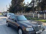 Mercedes-Benz E 220 1993 года за 1 600 000 тг. в Жетысай – фото 4