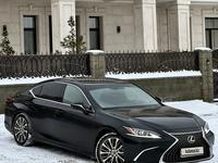 Lexus ES 250 2021 годаfor18 800 000 тг. в Астана