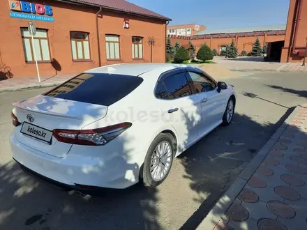 Toyota Camry 2018 года за 14 700 000 тг. в Павлодар – фото 4