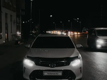 Toyota Camry 2015 года за 10 900 000 тг. в Атырау – фото 5