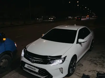 Toyota Camry 2015 года за 10 900 000 тг. в Атырау – фото 6