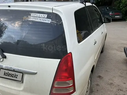 Toyota Innova 2007 года за 7 000 000 тг. в Актобе – фото 4