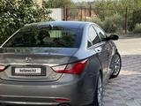 Hyundai Sonata 2012 года за 4 000 000 тг. в Атырау – фото 4