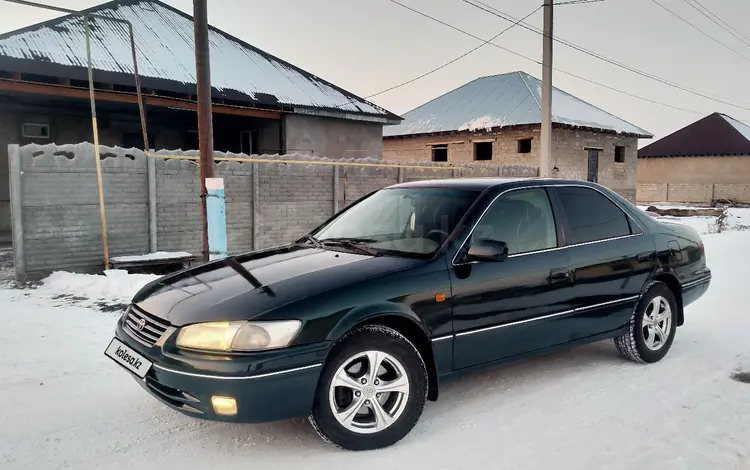 Toyota Camry 1998 годаүшін3 200 000 тг. в Тараз