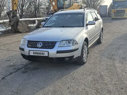 Volkswagen Passat 2001 года за 3 800 000 тг. в Алматы – фото 2