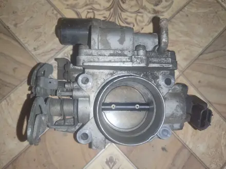 ДРОССЕЛЬНАЯ ЗАСЛОНКА MAZDA за 27 600 тг. в Алматы – фото 3