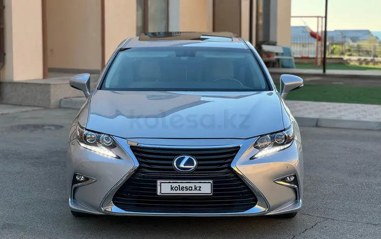 Lexus ES 300h 2013 года за 7 500 000 тг. в Актау