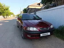 Toyota Avensis, 1998