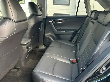 Toyota RAV4 Luxe+ 2023 года за 18 390 000 тг. в Алматы – фото 16
