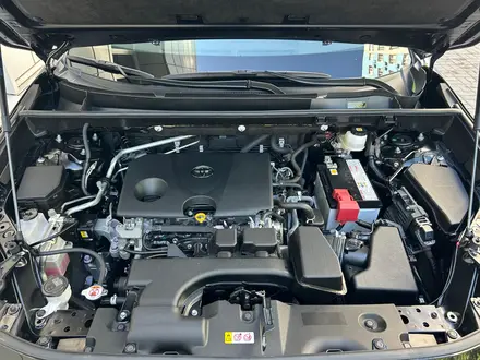Toyota RAV4 Luxe+ 2023 года за 18 390 000 тг. в Алматы – фото 24