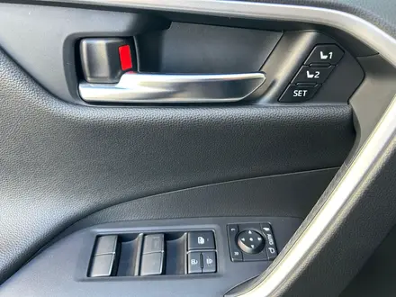 Toyota RAV4 Luxe+ 2023 года за 18 390 000 тг. в Алматы – фото 22