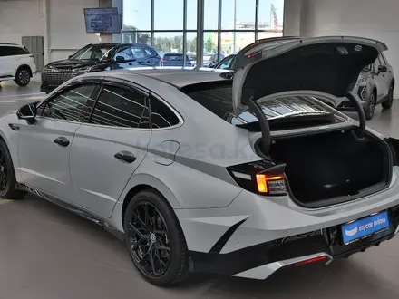 Hyundai Sonata High-Tech 2023 года за 12 990 000 тг. в Алматы – фото 13