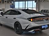 Hyundai Sonata High-Tech 2023 годаүшін12 990 000 тг. в Алматы – фото 4