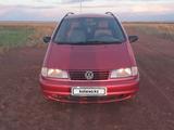 Volkswagen Sharan 1998 годаүшін2 500 000 тг. в Астана